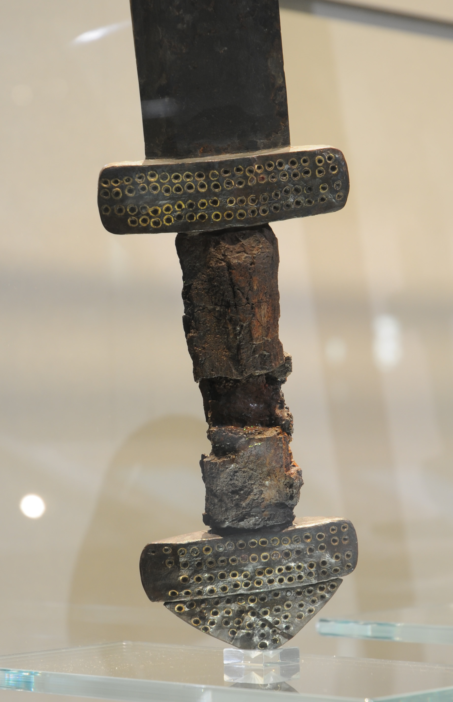 Schwert eines sächsischen Bauern aus der Zeit der Sachsenkriege im 7. Jh. (Quelle: LWL-Museum für Archäologie / Mark Tewissen)